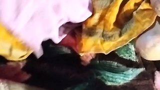 Desi hot bhabhi video bhabhi ka chut se pani nikalna full open