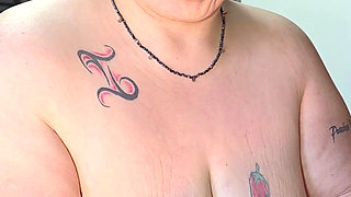 Nude housecleaning- washing dishes