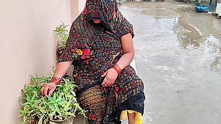 Bhabhi ki garden me chudai ki