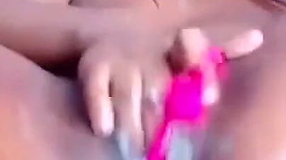 Ebony Slut Fingering Pussy & Multiple Squirting