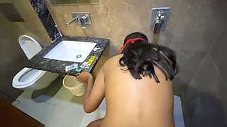 Stepsister Felt Itchy After Seeing stepbrother in the Bathroom, Both of Them Put Out the Fire