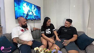 Quiero Complacer A Todos Mis Fans Con Lo Que Les Encanta Asi Que Hago Un Rico Trio - Porno En Espanol - Que Rico