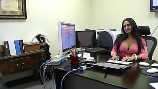 Breasty brunette Claudia Valentine wants hard cock