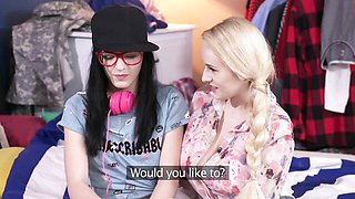 Fairytale Angel and Anie's pussy licking porn