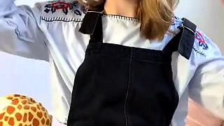 Blonde teen vicki toy fuck her shave sex holes