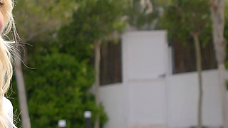 Angie Lynx's Pool Had an Uninvited Guest - She Didn't Complain