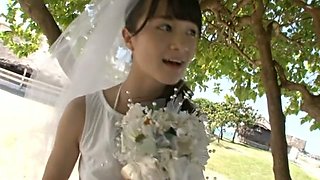 Japanese sweet and hot girlie Okada Robin crawls on the bed