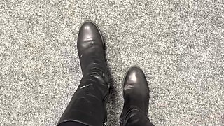 Amateur wild chick solo masturbation