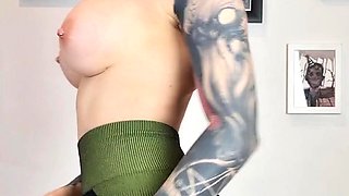 Big boob brunette masturbates on webcam