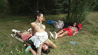 Hot mature Valentina Sierra rides young italian cock in pov