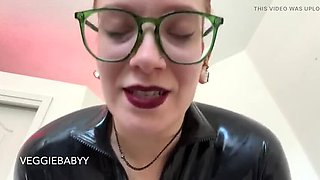 Futa Sisterhood Breeding: Amateur Redhead in Latex Dominated by Veggiebabyy