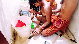 Desi Couple Soapy Bathroom Sex - Wet Body Massage & Hard Fuck