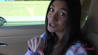 Brunette babe gives a mind-blowing blowjob in the car