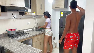 Big Ass Step Sister Fucks Step Brother in the Kitchen After Seeing His Huge Cock Until His Ass Is Filled with a Lot of Cum