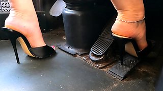 Emily's Clip Store - Premiere: Emily Revs Very Hard Old