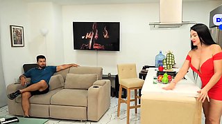 Colombiana in kitchen gives hottest cowgirl ride, mummy