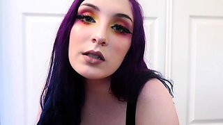 Solo hoe spreading ass and pussy after toying masturbation