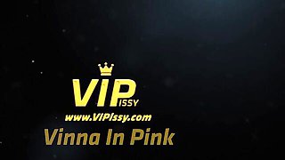 Vinna's trimmed pussy trailer