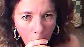 MOM GIVES AMAZING BLOWJOB TO BIG COCK