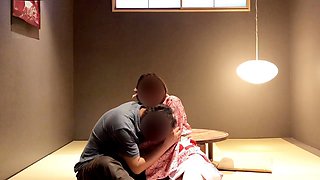 Schoolgirl Yukkyandmaimai cosplays a popular character and gets wild in a Japanese-style room