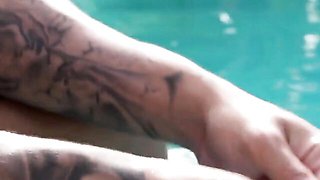 FreeUse - female orgasm clip