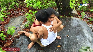 Hot Desi Indian Outdoor Sex with Girlfriend