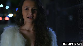 Liz Jordan Takes Oliver Flynns Anal Pounding in Girl-Next-Door Seduction