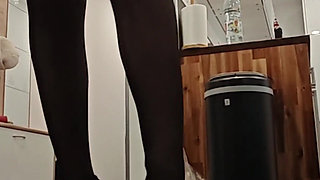 Follow Me! Maitresse Julia