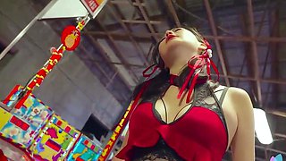 Amateur Asian lady in red lace likes doggystyle