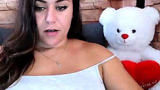 Brunette Solo Webcam Masturbation