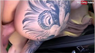 Tattooed Amateur Lisa Sophie Gets Fucked In The Back Seat Of A Car