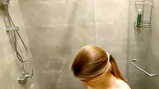 Filming my girlfriend washing her pussy and entire body
