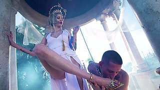 Kyaa Chimera gets worshipped in a kinky video