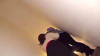 05917,A beautiful woman who feels