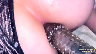 Real Couple Puts Dildo in Pussy Until She Pee with Lust