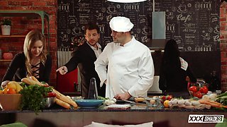 Pablo Ferrari Heats Up Kitchen with Sizzling Group Passion