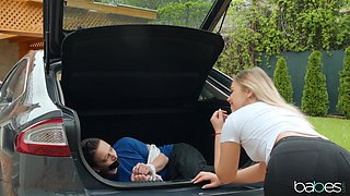 Glamour MILF and teens kinky sex