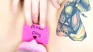 Big boob brunette masturbates on webcam