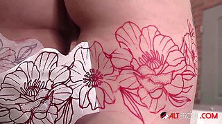 Hot Blonde Arielle Aquinas Gets Horny While Getting a Tattoo - AltErotic