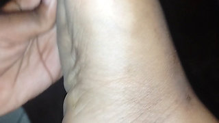 Cute plump african girl shows off her feet, black knees and light thighs for your enjoyment