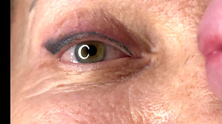 Mature Lady Facecum Huge Load on Eye