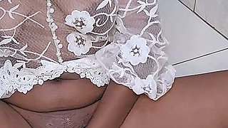 Fingering Her Dry Pussy Too Much Until It Get Wet