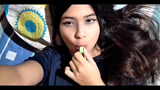 Girl Gets Hot and Shows off Her Big Ass