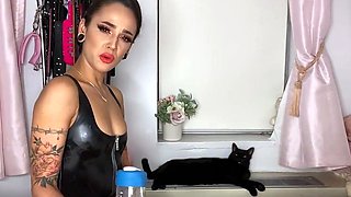Brunette Solo Webcam Masturbation