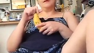 Seduce my neighbor, show my pussy eating banana