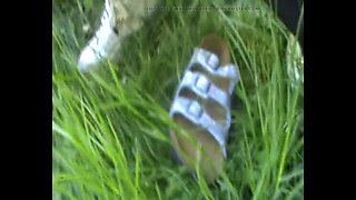 Tammara Big Pisses in Her Shoes Outside – Amateur MILF BBW Peeing on the Beach