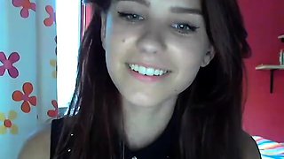 Amateur Webcam Teen Masturbates And Teases