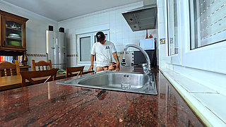 My Boyfriend Invites Me to Dinner in Exchange for Having Sex in the Kitchen