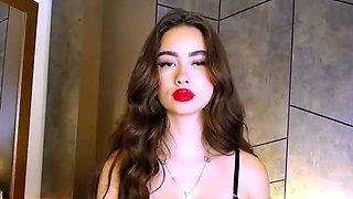 Cute amateur webcam teen girl toying pussy on webcam
