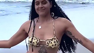 3 Beach Sluts Find Two Lucky Bbc To Fuck On Beach